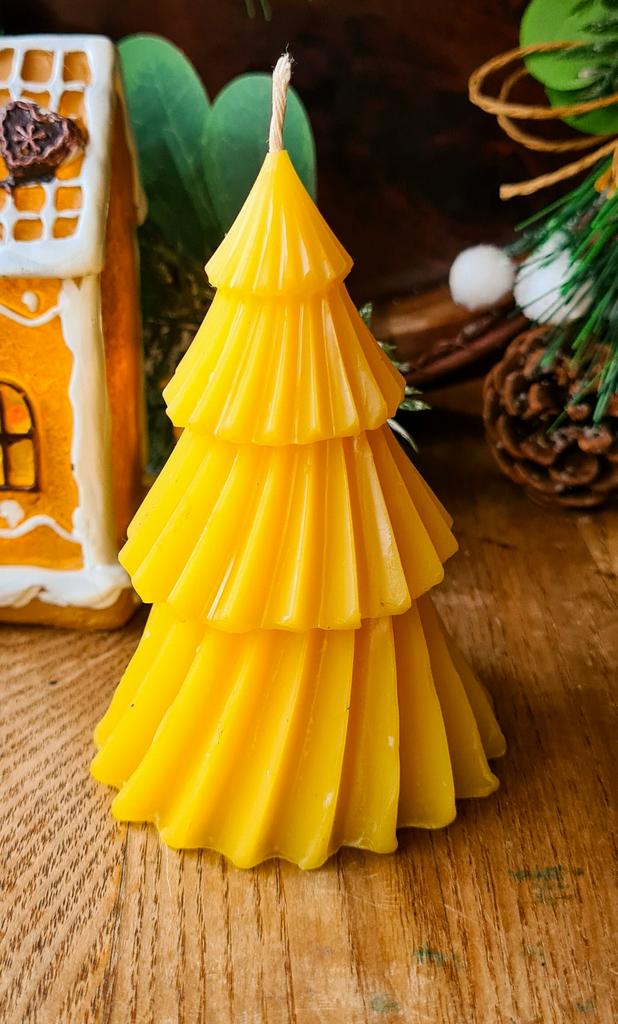 СВЕЧА ЁЛКА КРУЧЕННАЯ