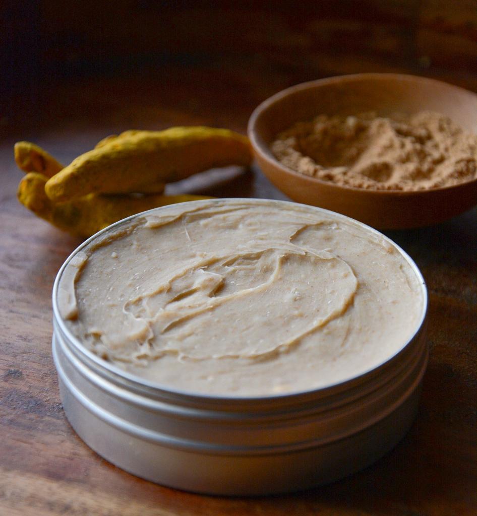 МАСКА ДЛЯ ВОЛОС " Сандал и Куркума ".