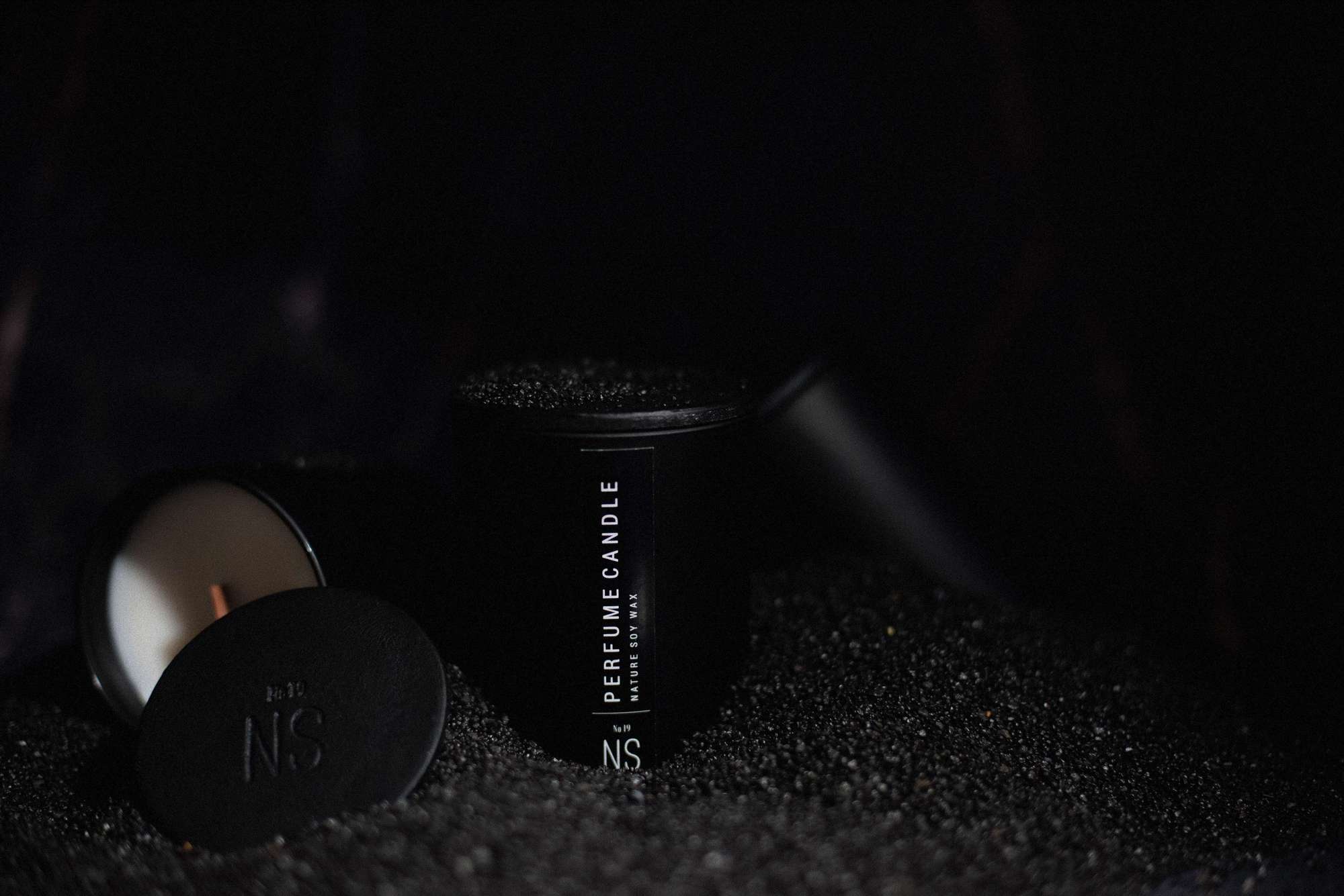 SOY WAX CANDLE 300 ml BLACK GLASS