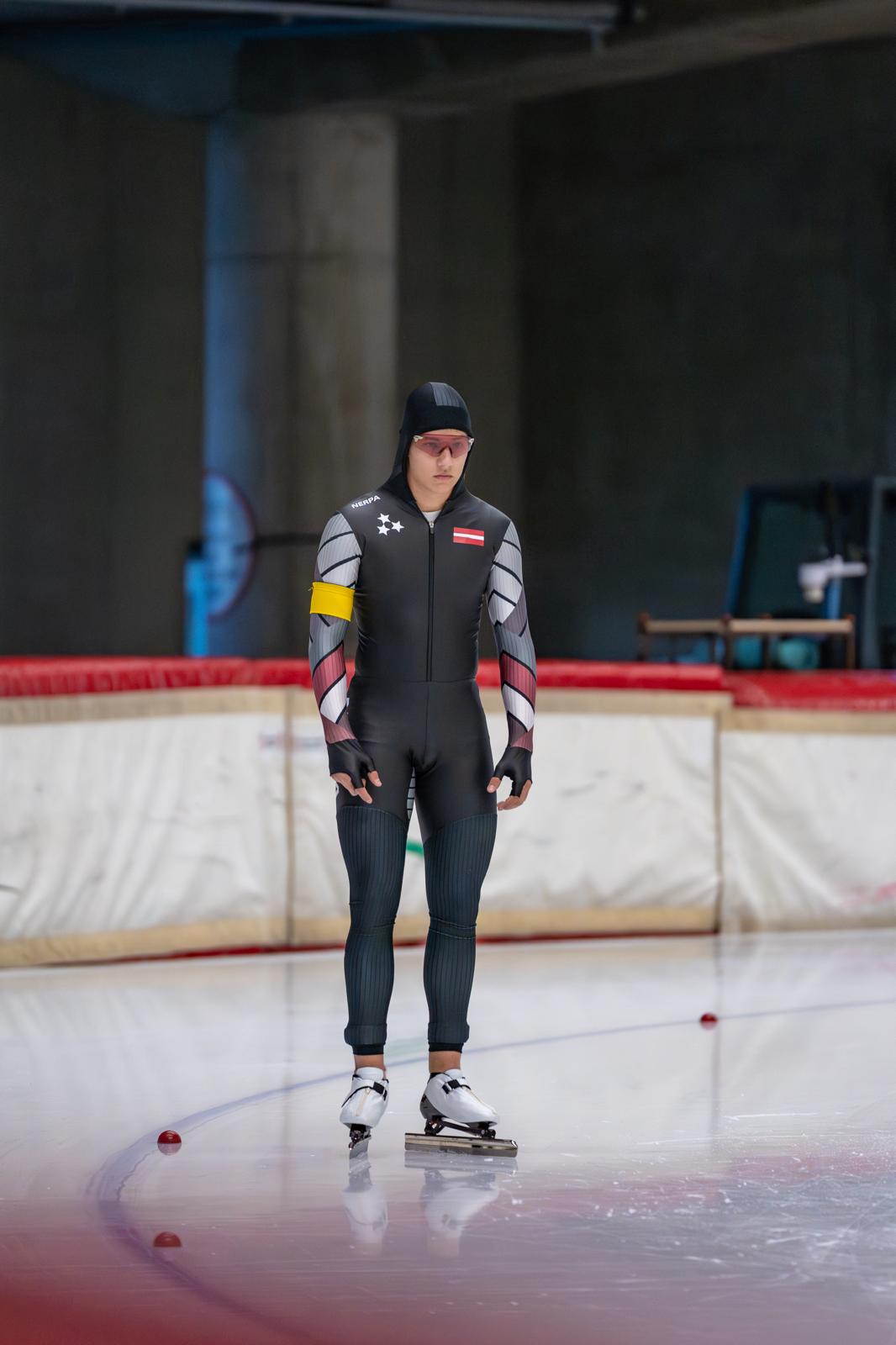 Конькобежный комбинезон NERPA (резина)