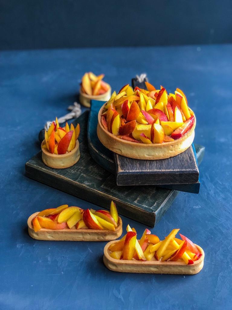 тарталетка с персиком