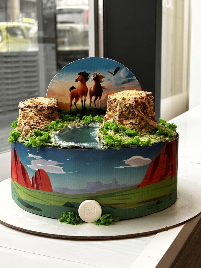 торт с лошадью Спирит