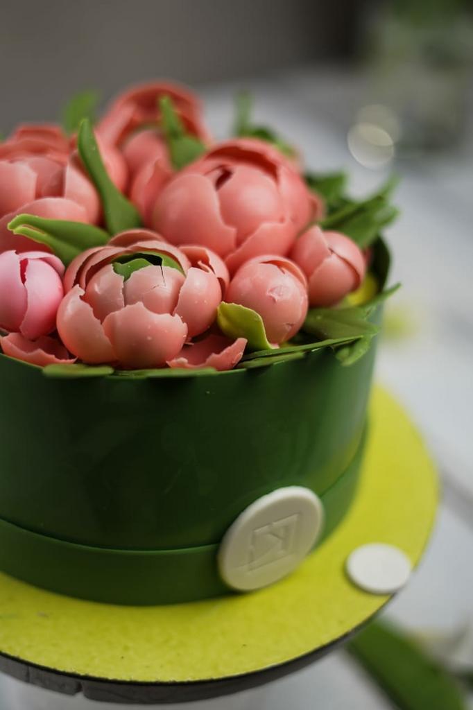 торт коробка с цветами Екатеринбург