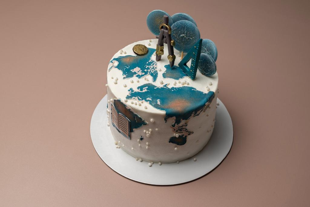 Торт бисквитный «Карта мира»