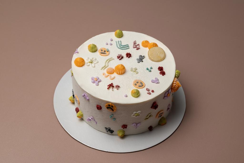 Торт бисквитный Смайлики