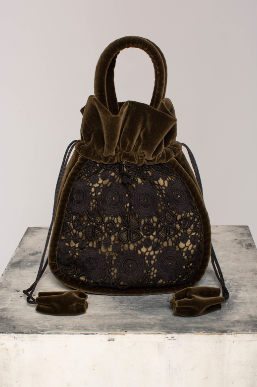 Сумка бархатная с кружевом, цвет хаки