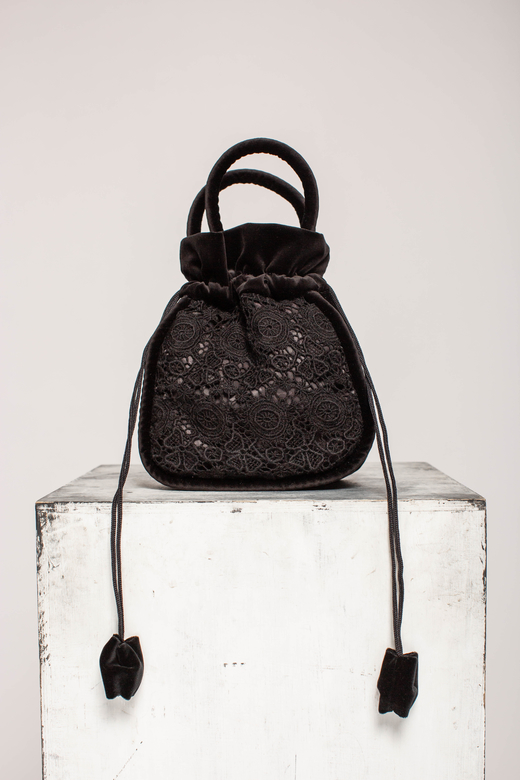 Сумка бархатная с кружевом, цвет черный