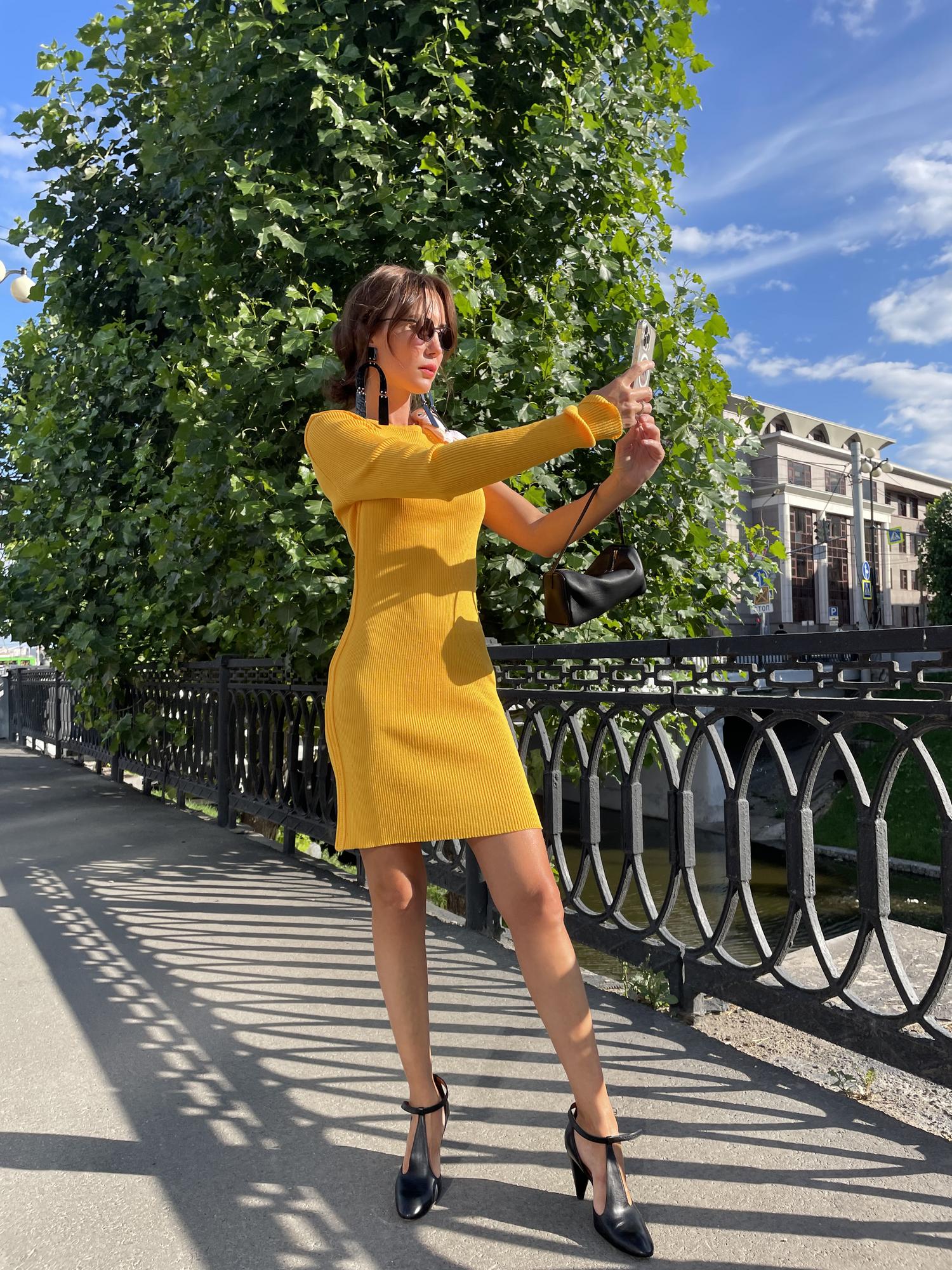 Платье на одно плечо