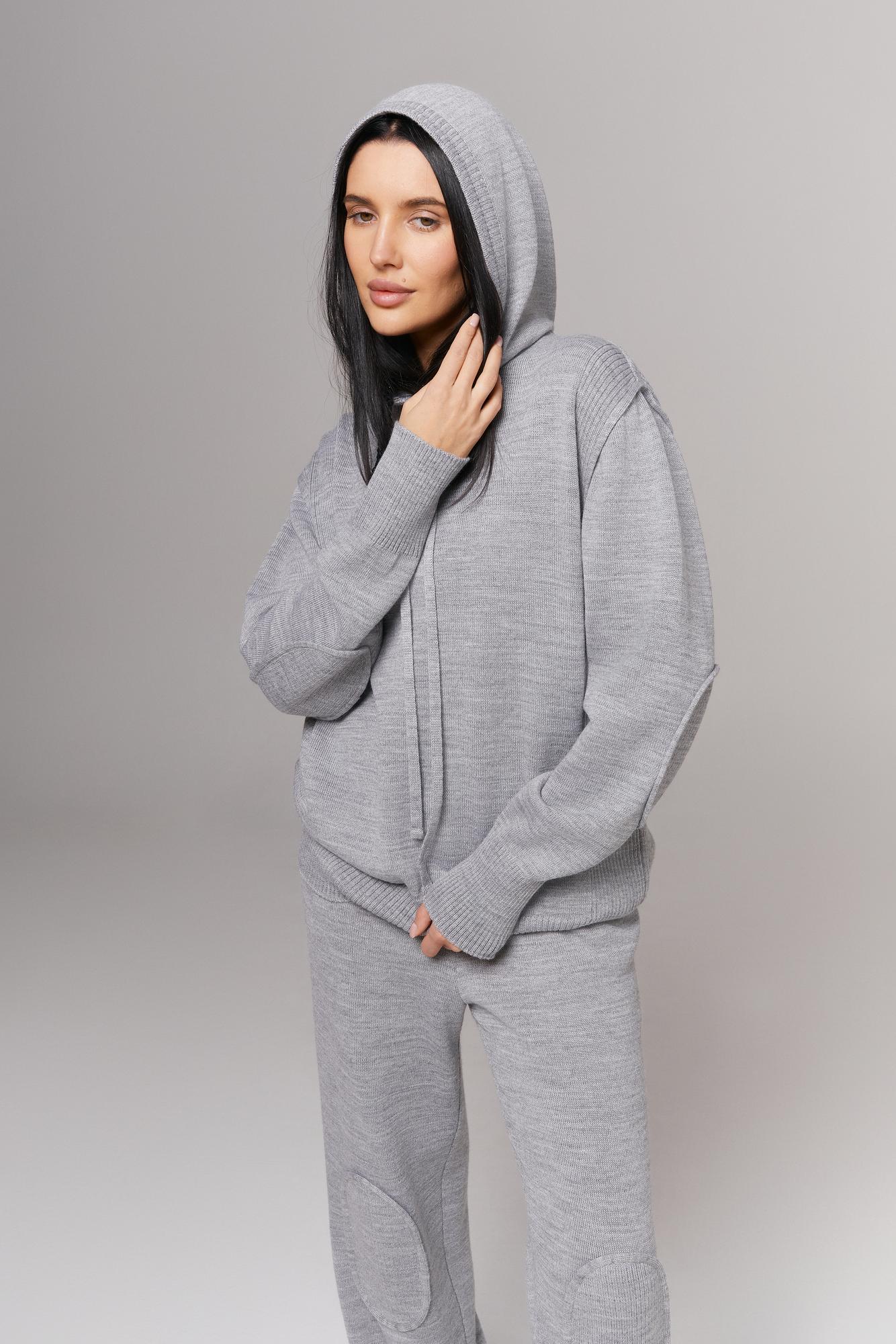 Свитшот с заплатками, цвет серый