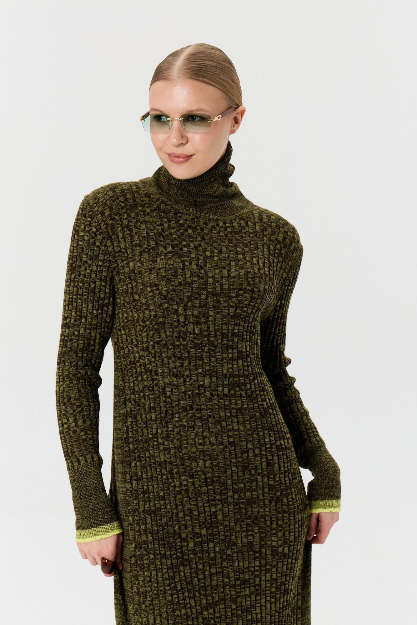 Платье меланж с отрезным декором