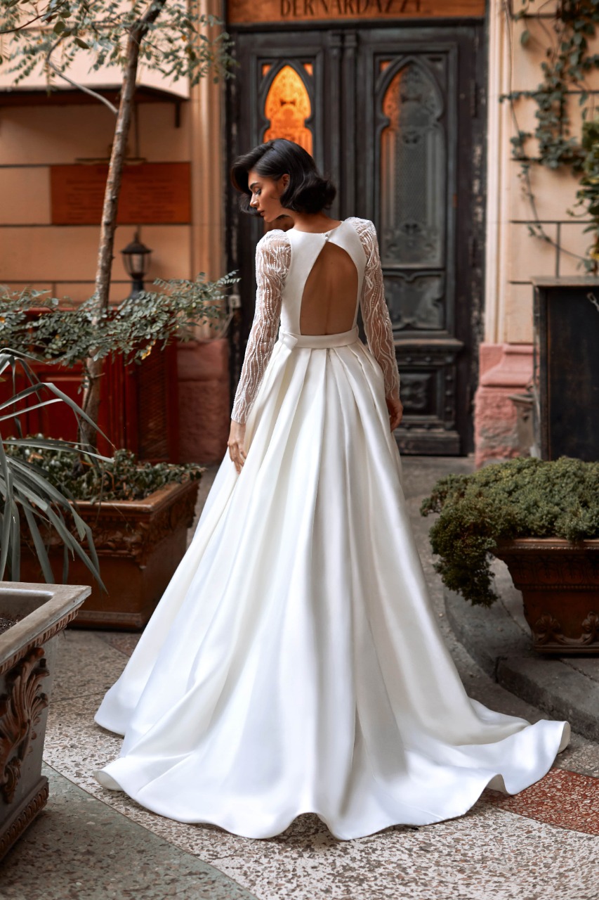 Свадебное платье Daria Karlozi Warm Atmosphere