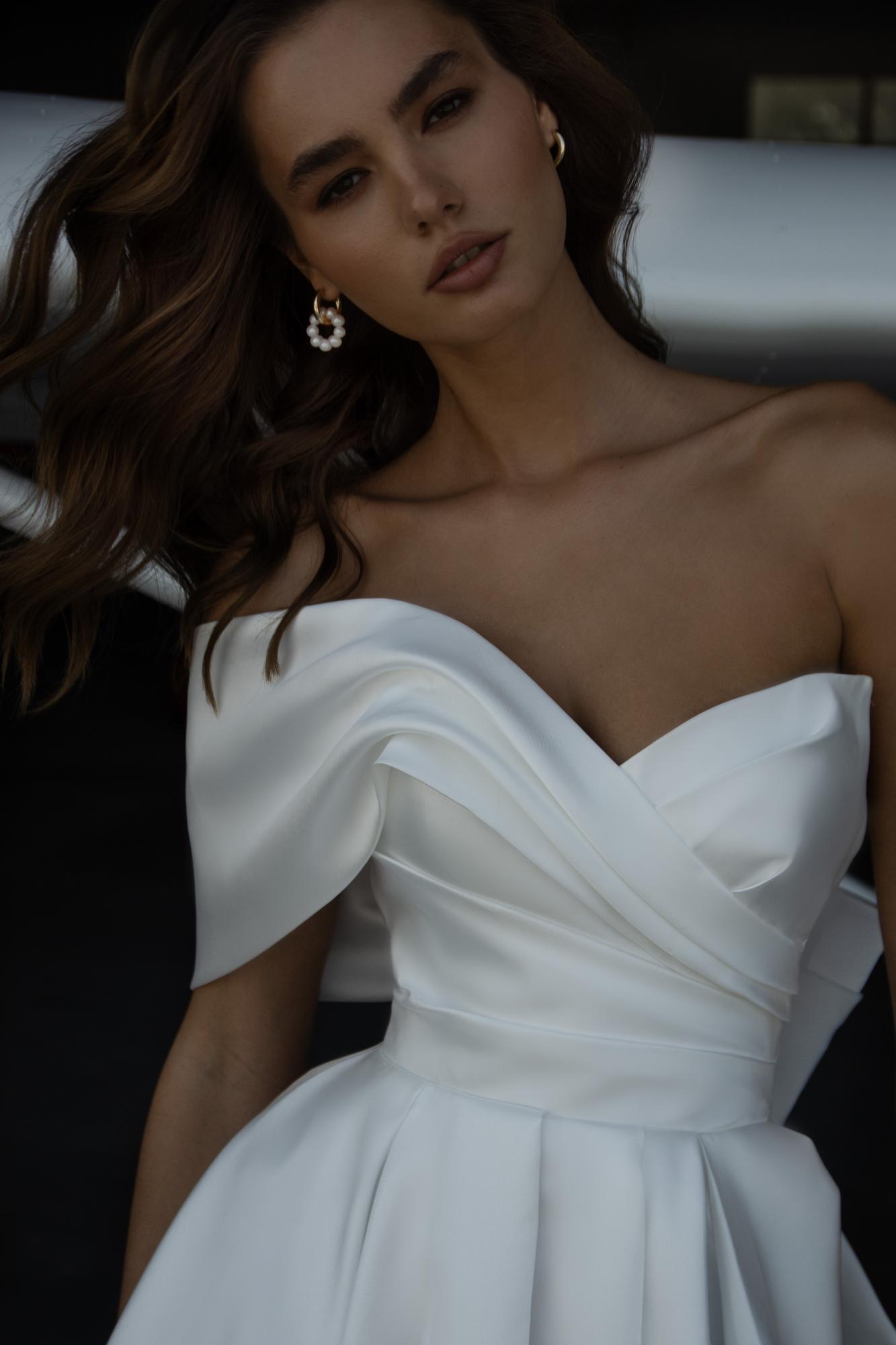 LEONIE
