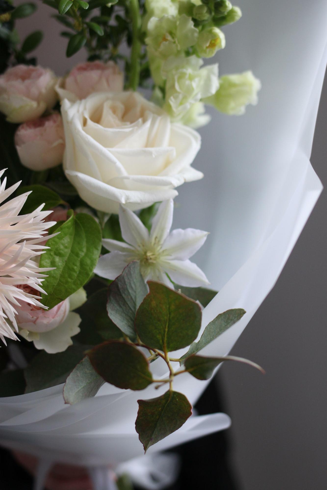 Нежный сезонный букет