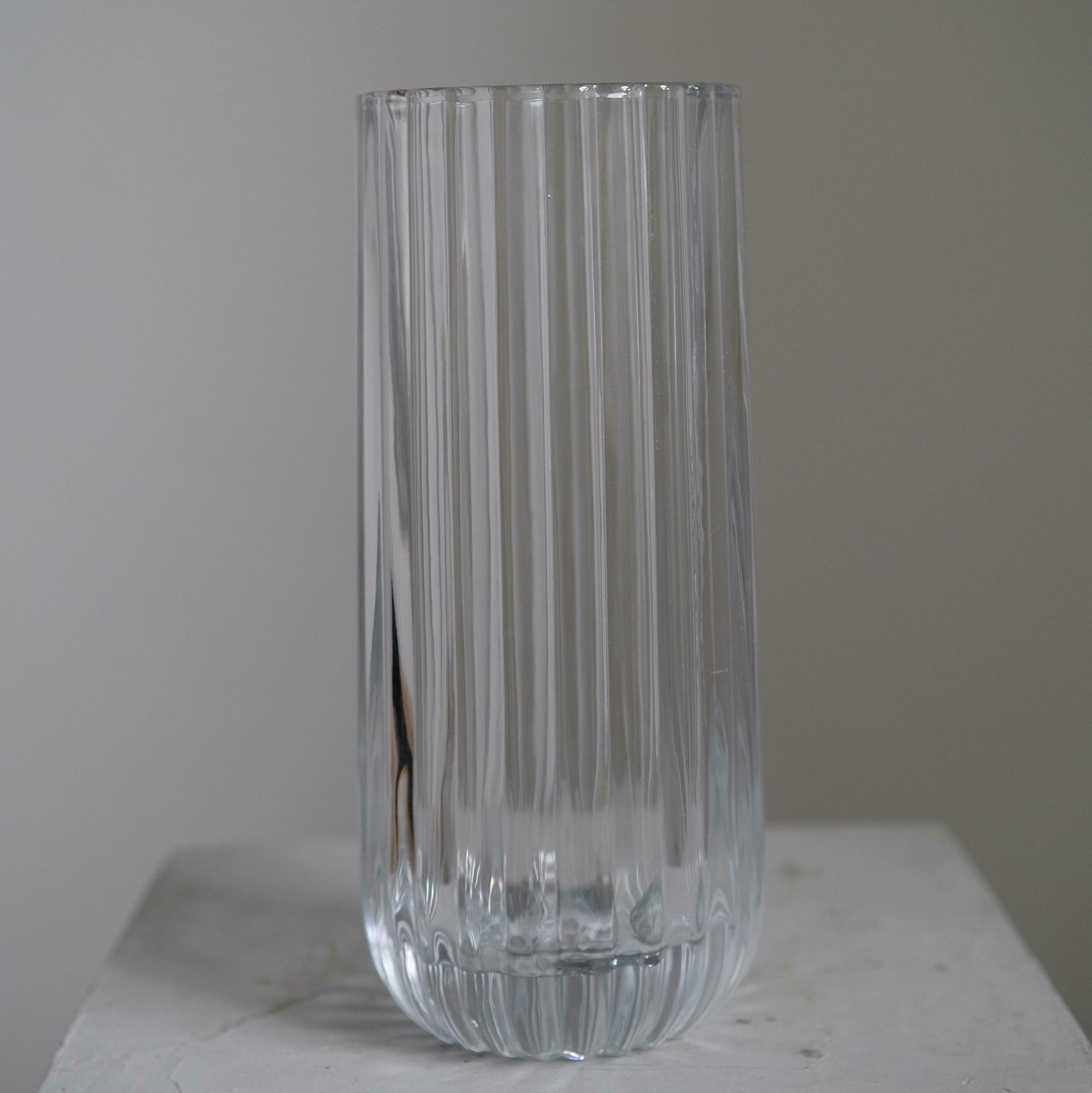 Ваза из стекла рельефная