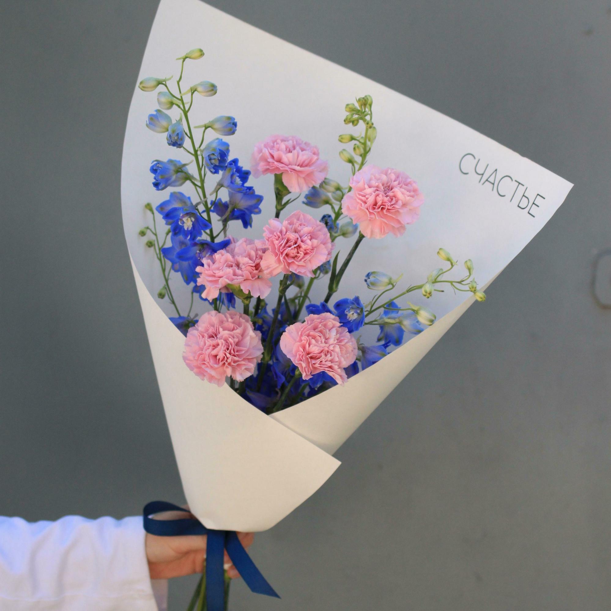 Дуобукет дельфиниума и гвоздик