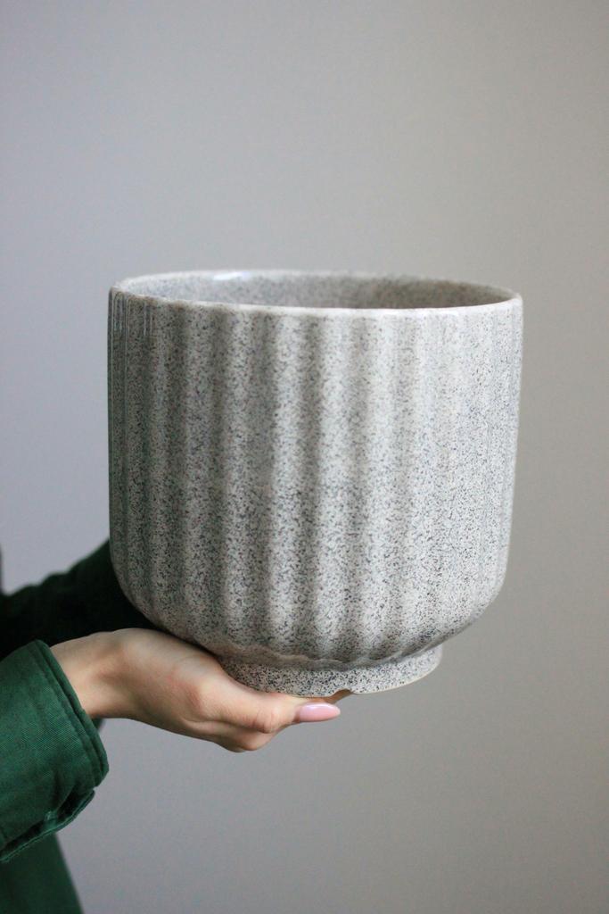 Кашпо керамика серое