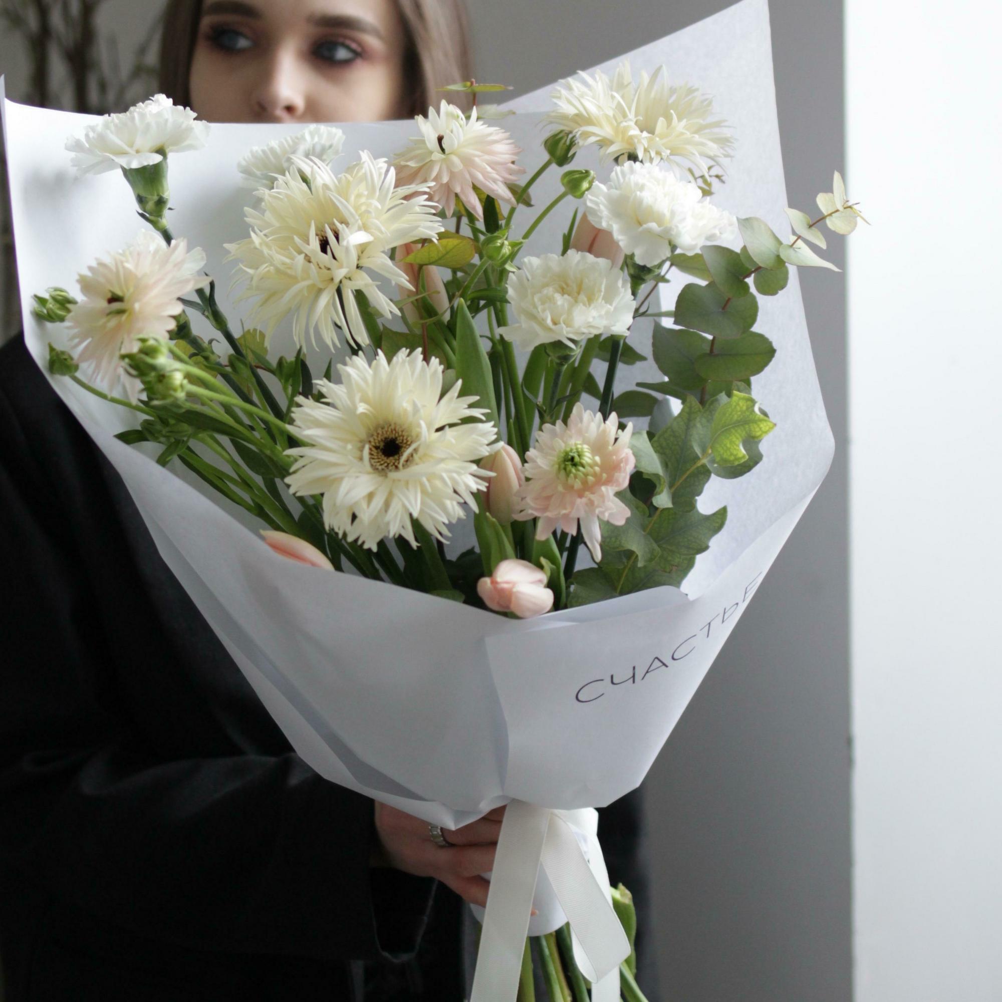 Сезонный нежный  букет