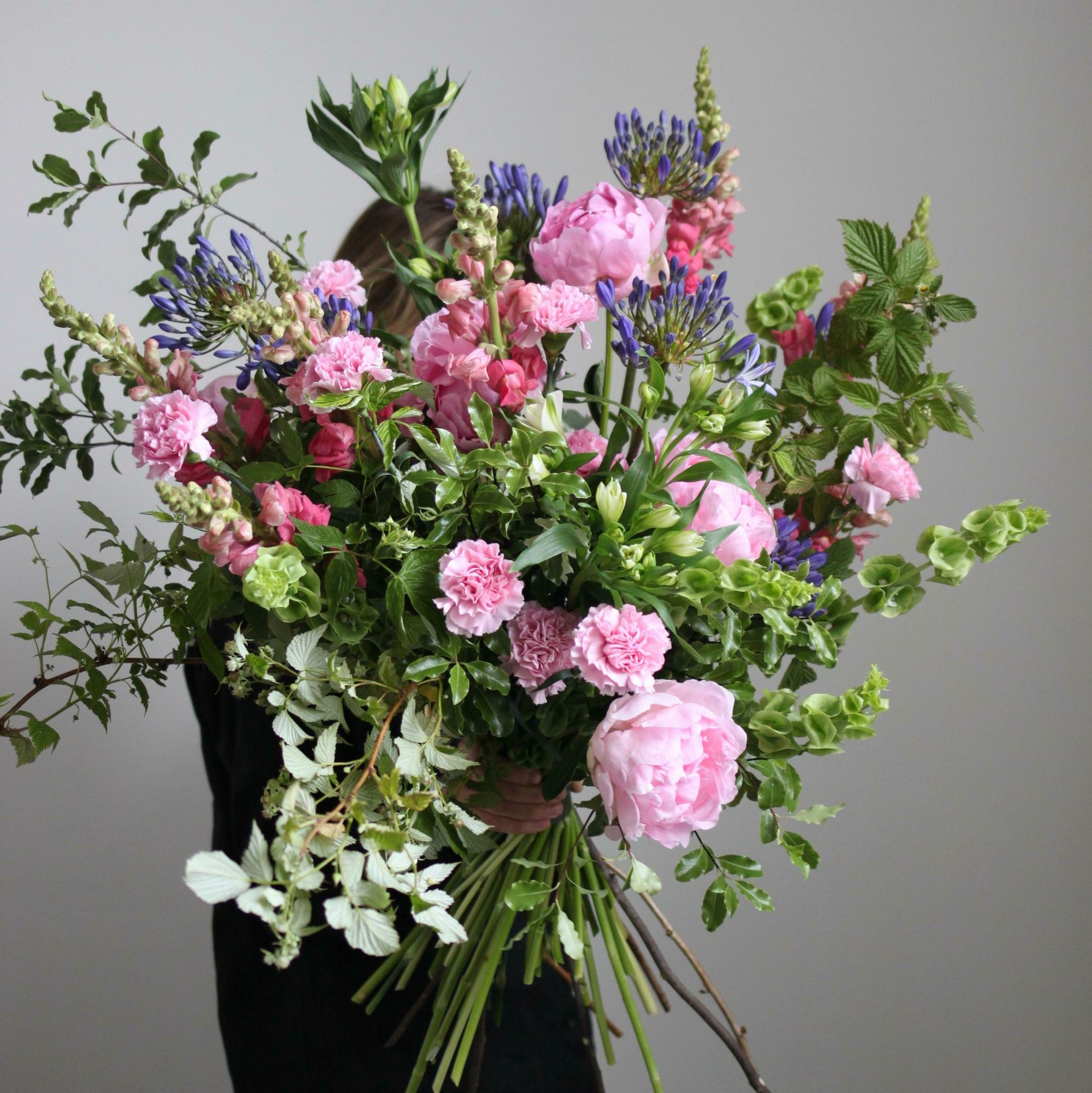 Садовый букет с сезонным составом