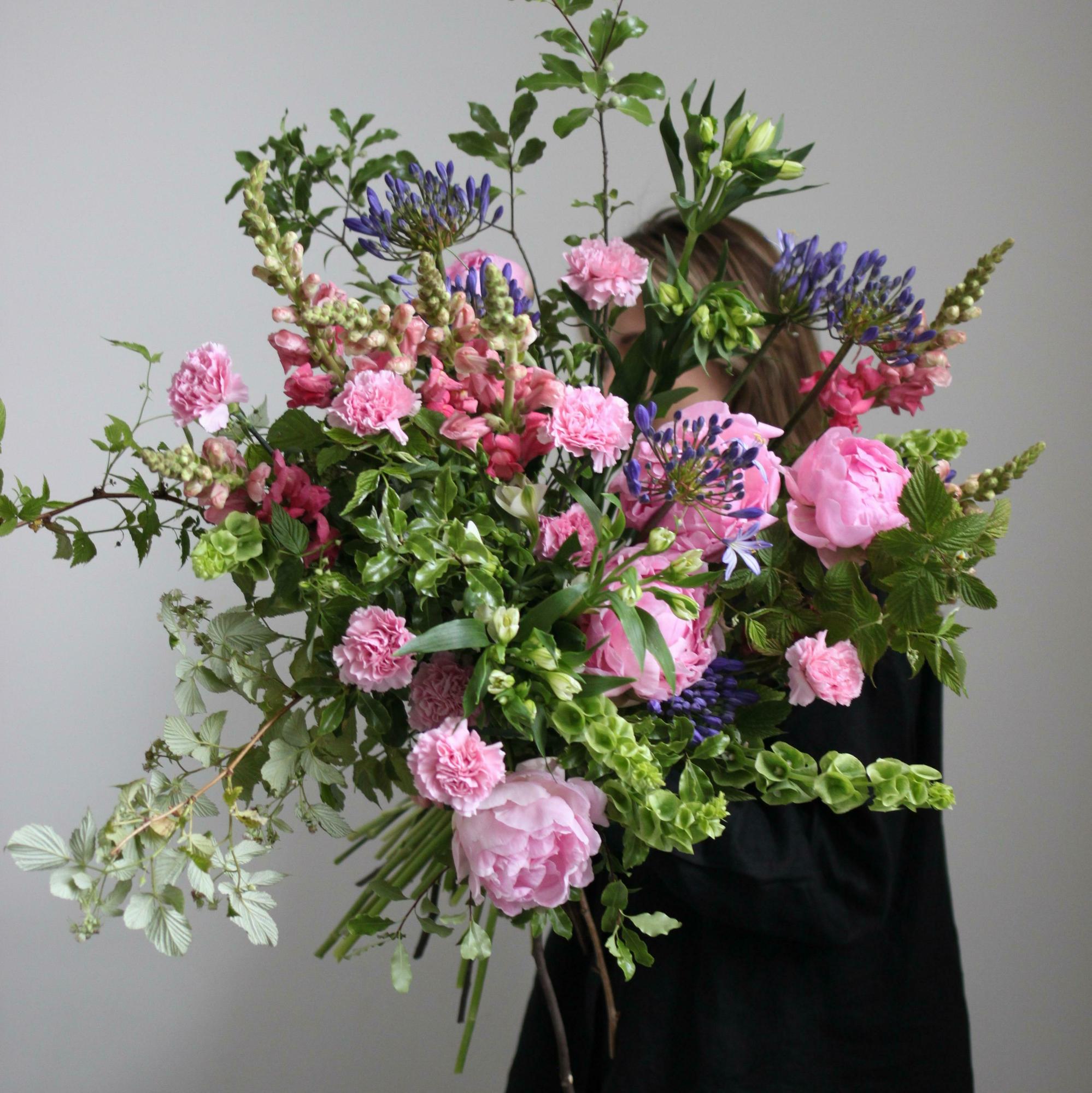 Садовый букет с сезонным составом