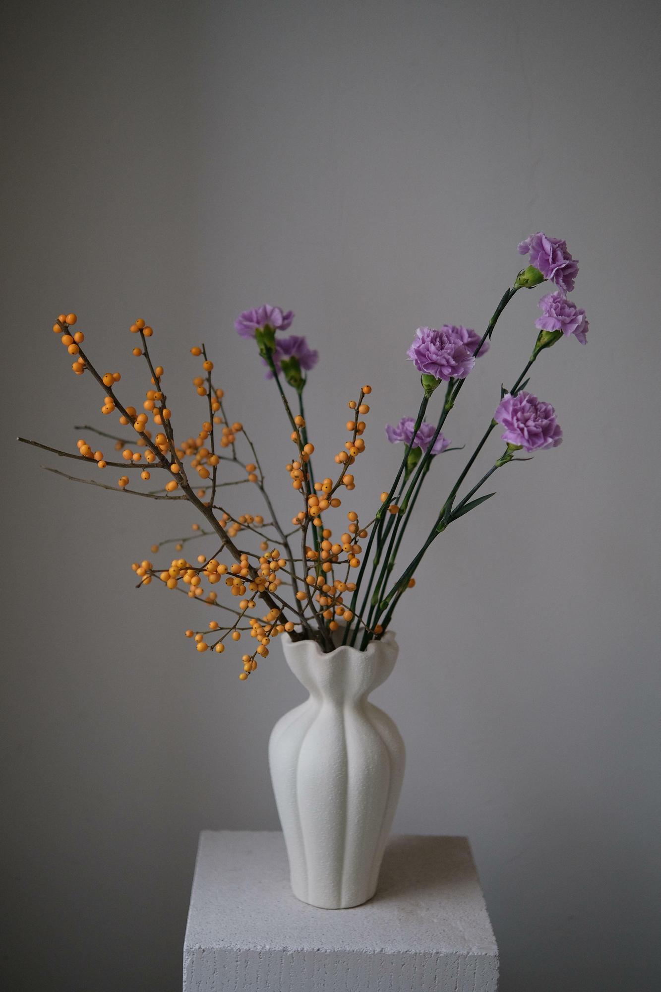 Ваза фактурная молочная