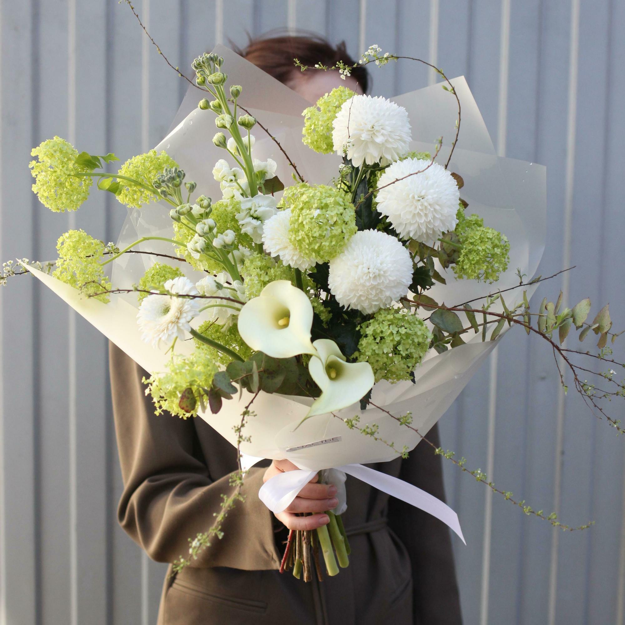 Интерьерный весенний букет