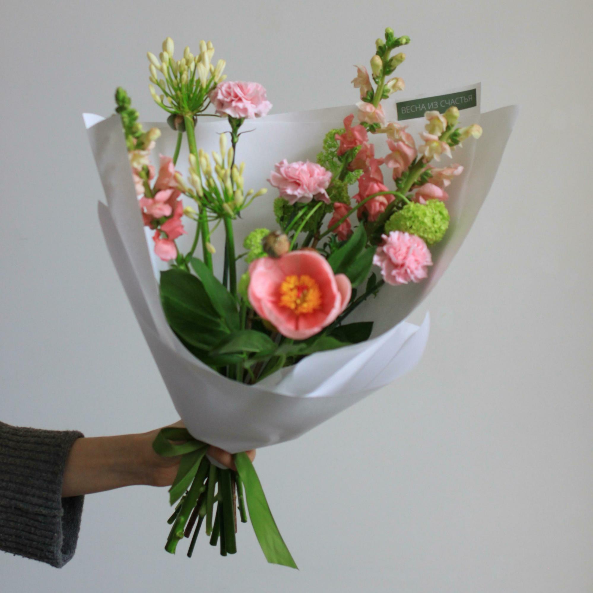 Букет с пионом