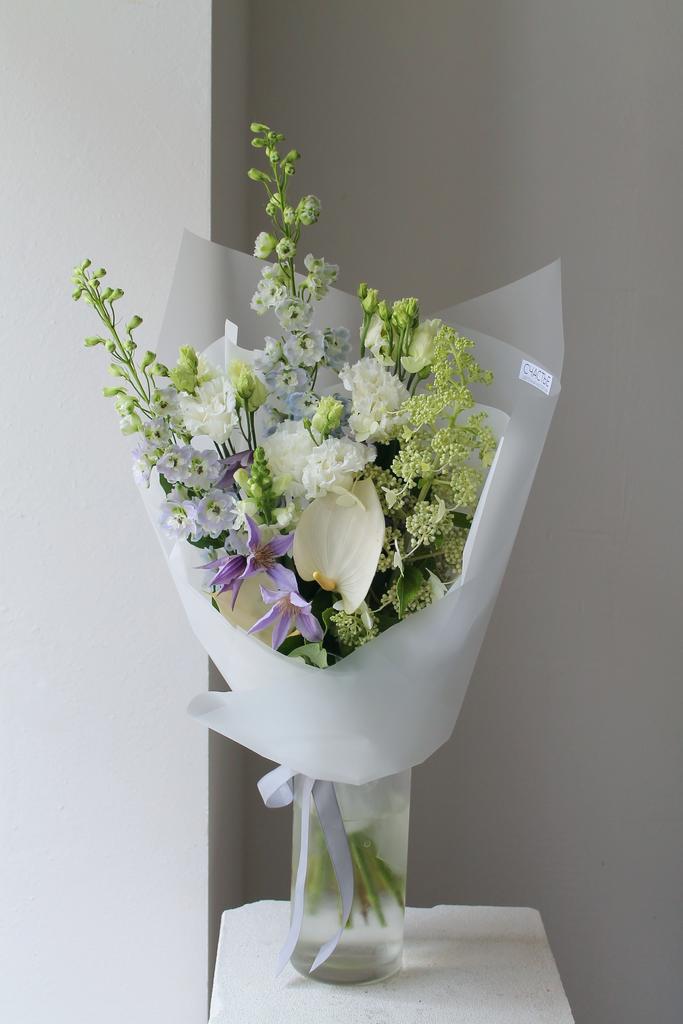 Букет с голубым оттенком