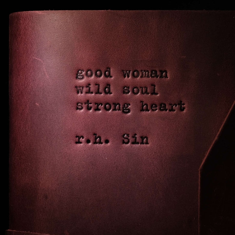 ежедневник с гравировкой с тиснением подарок женщине