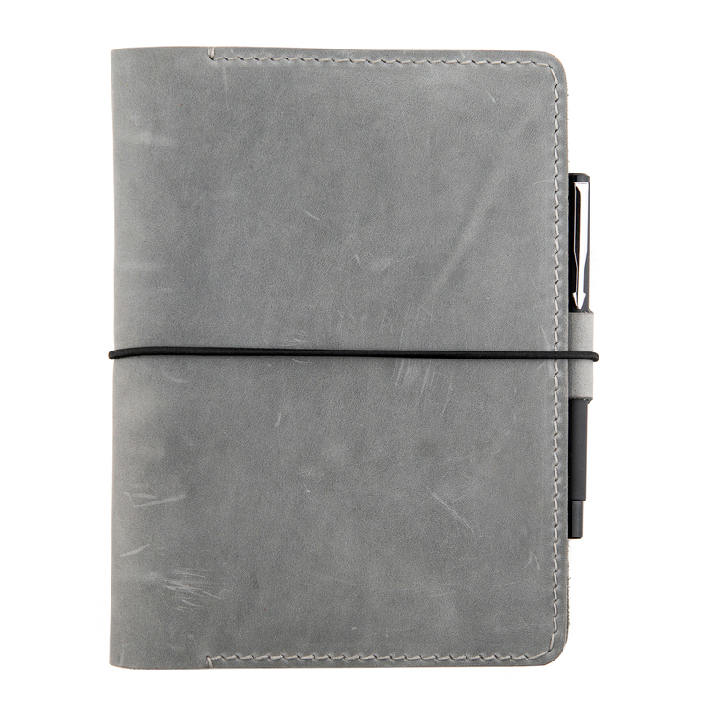 Кожаный блокнот с горизонтальной  резинкой, карманом, креплением для ручки и компактным кольцевым механизмом