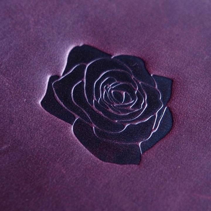 Подарок с персональным тиснением