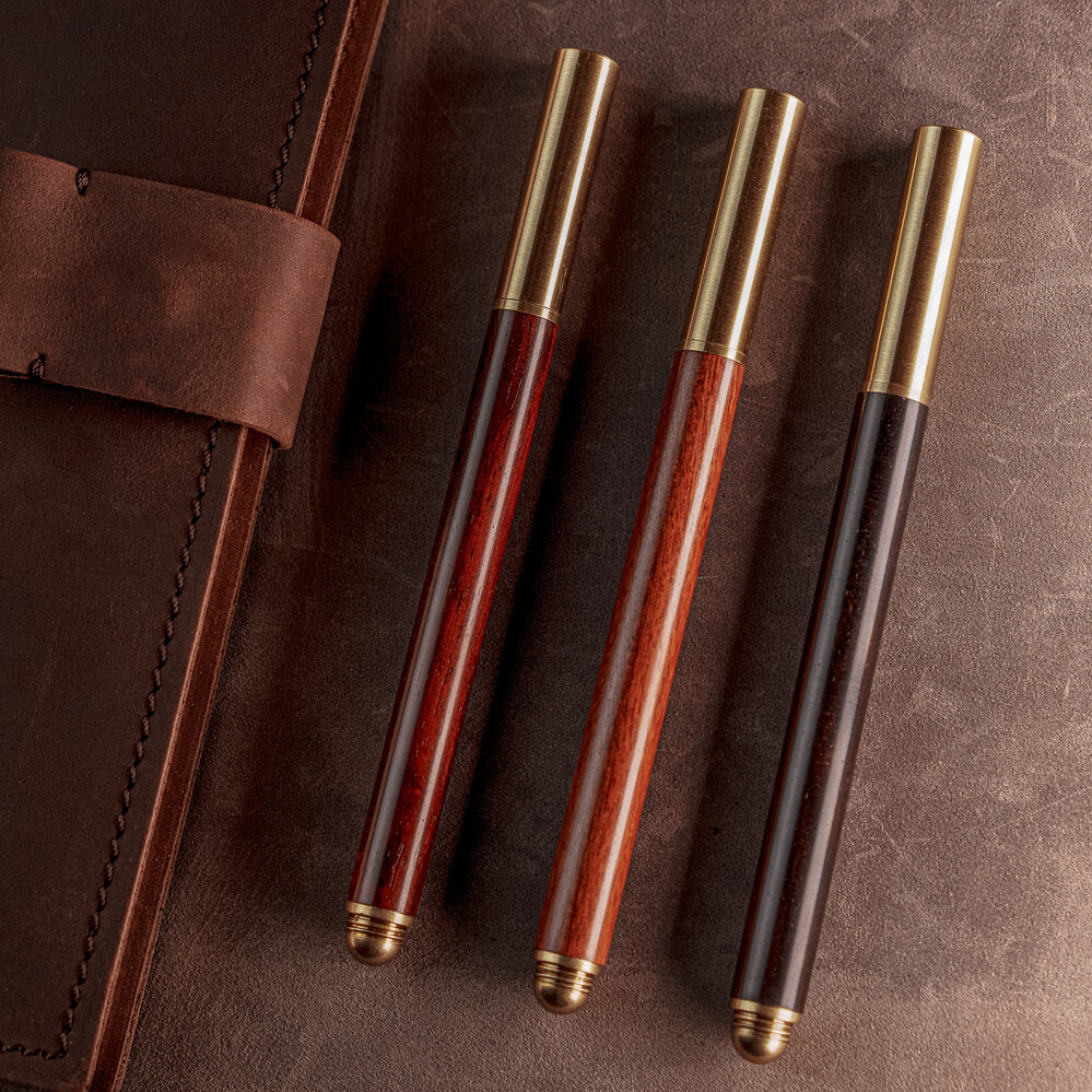Красивая гелевая ручка с корпусом из натурального дерева и латуни, деревянная подарочная ручка черная