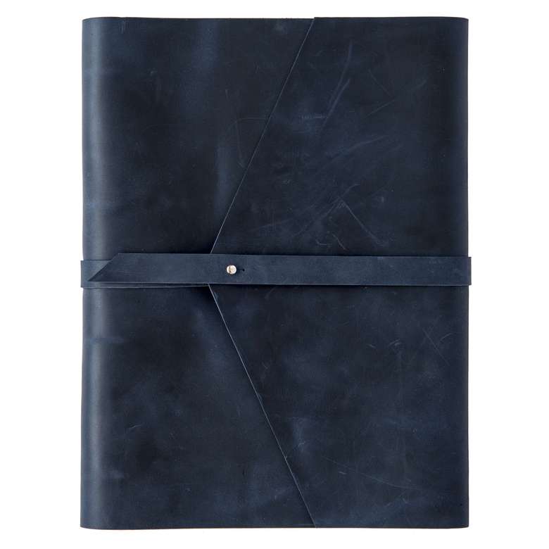 Кожаный блокнот А4 на кольцах с уплотнёнными форзацами и ремнём намоткой на кобурной кнопке