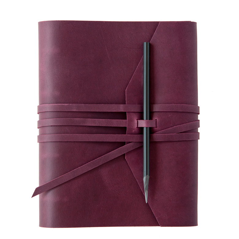 Кожаный блокнот на кольцевом механизме с длинным ремнём