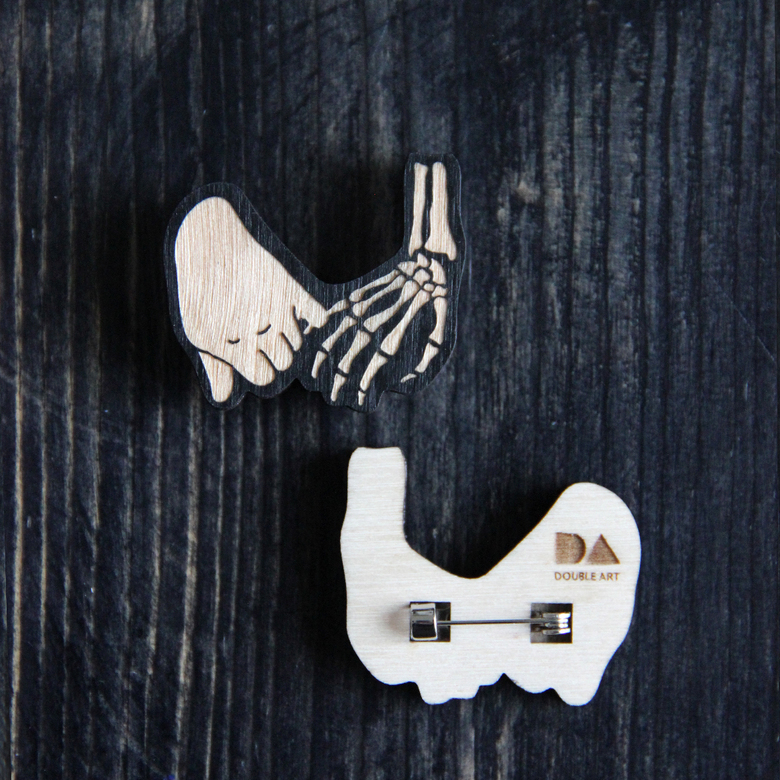 Брошь "ДРУЖБА СО СМЕРТЬЮ"