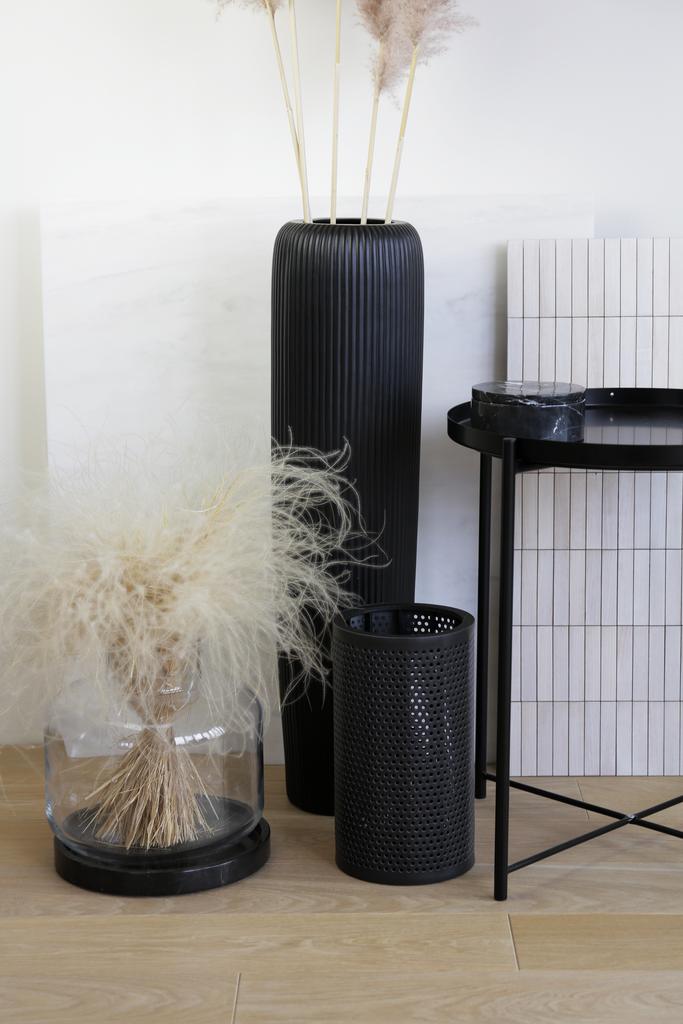 Ваза из кожи