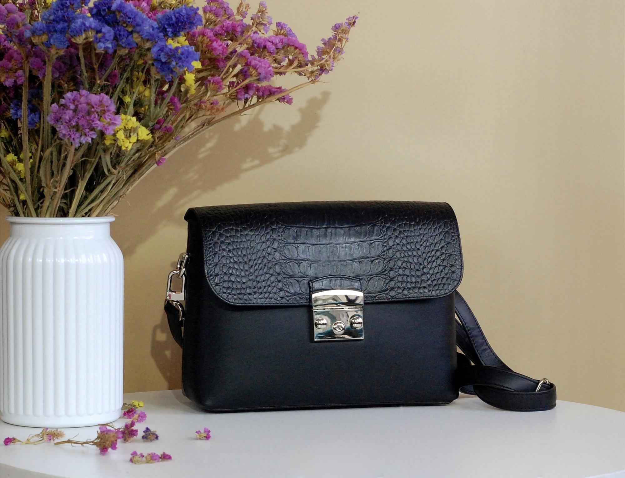 Сумка с комбинированной фактурой