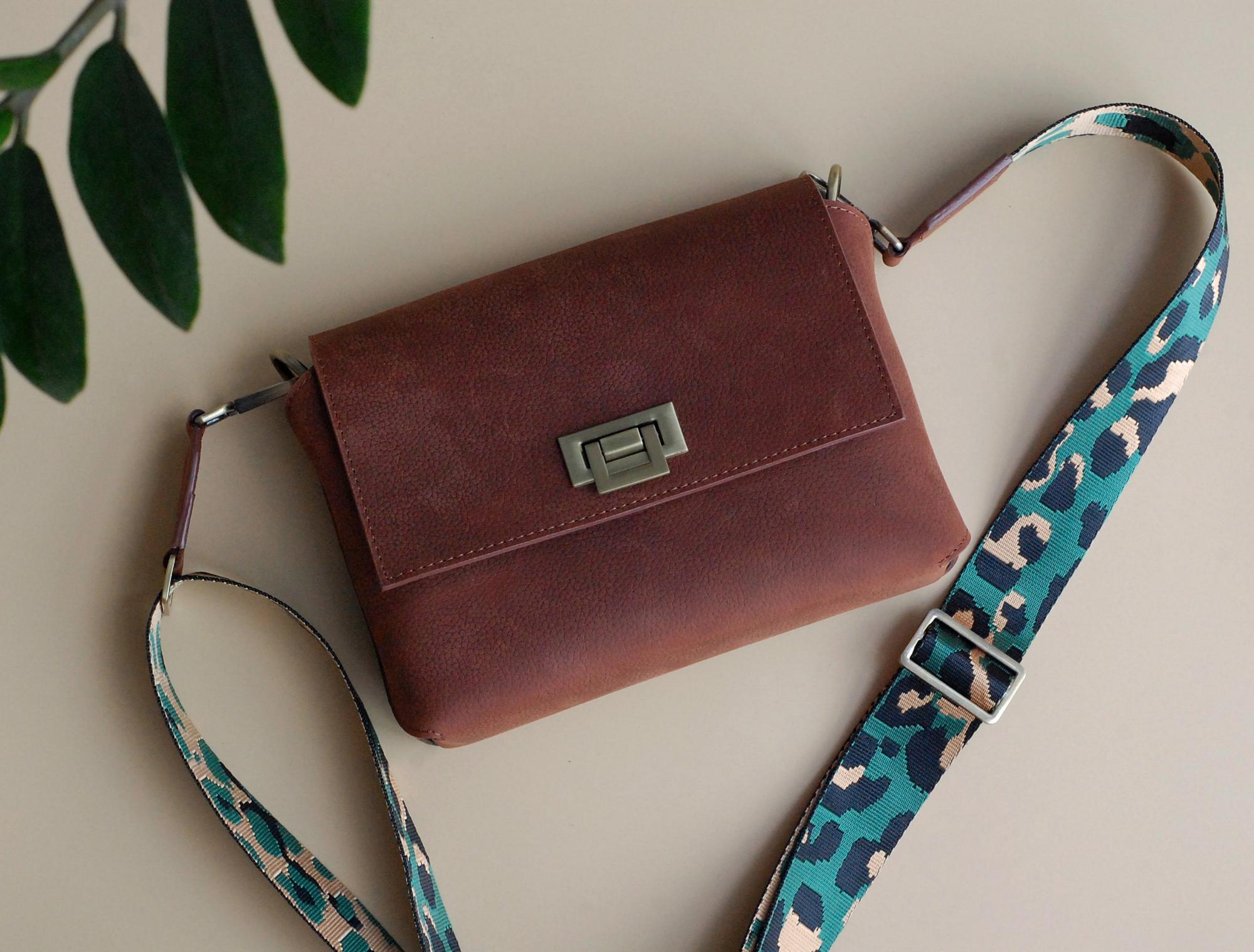 Кожаная сумка Лана в среднем размере