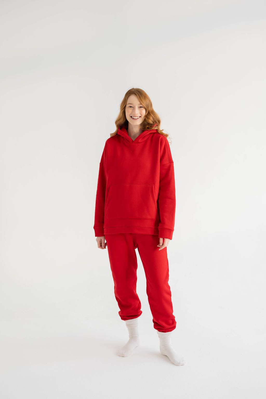 Джоггеры BASIC цвета "Маковый красный"