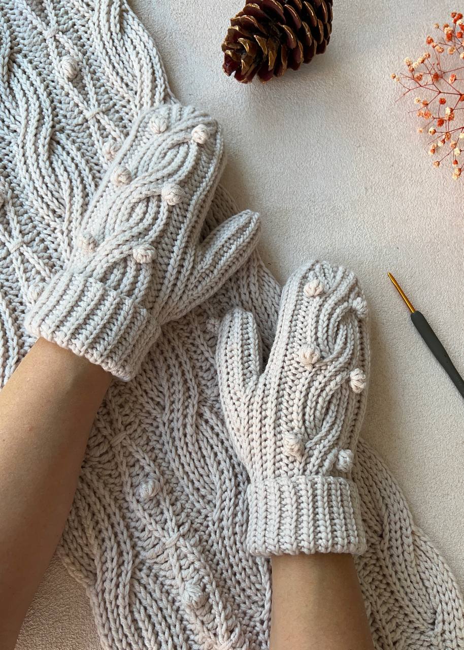 Варежки  крючком с косами