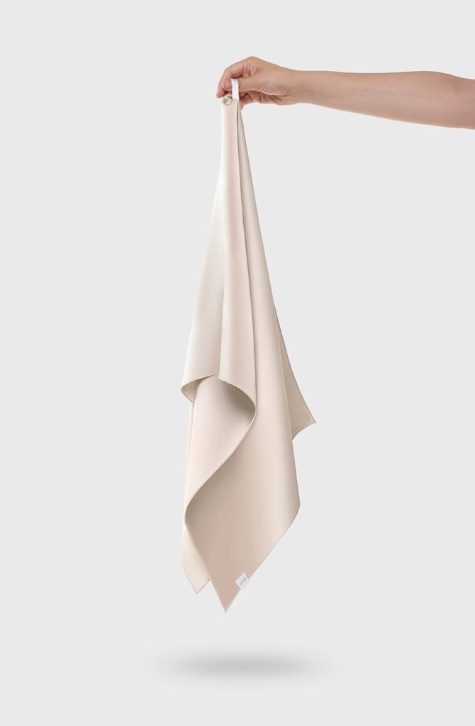 Шелковое полотенце для волос бежевое 43*110см