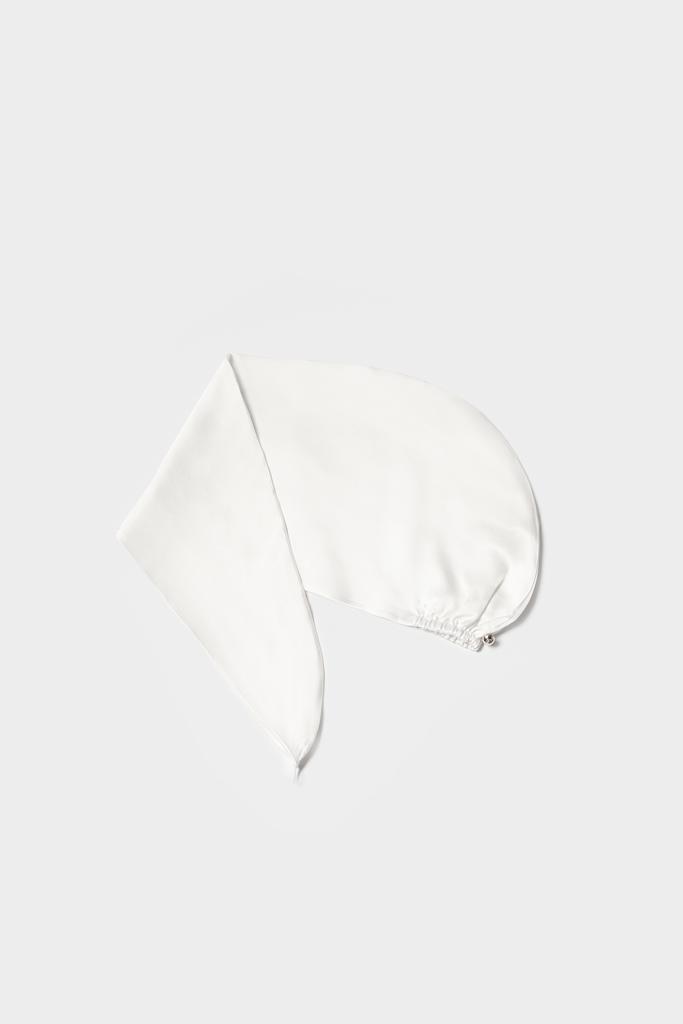 Шелковый тюрбан для волос в белом цвете
