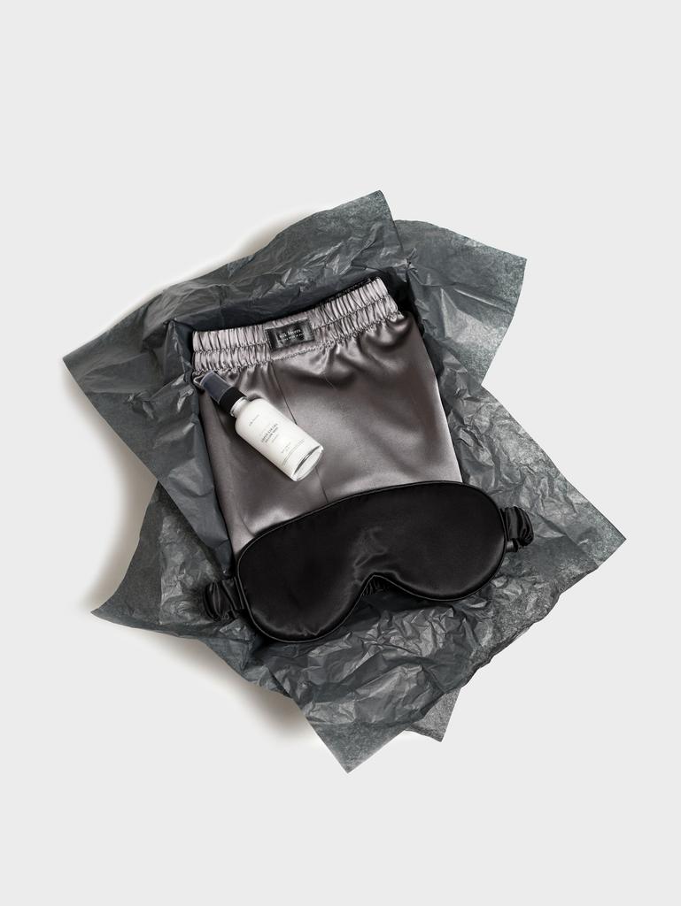 Мужской набор: шелковые трусы-боксеры, маска для сна и спрей