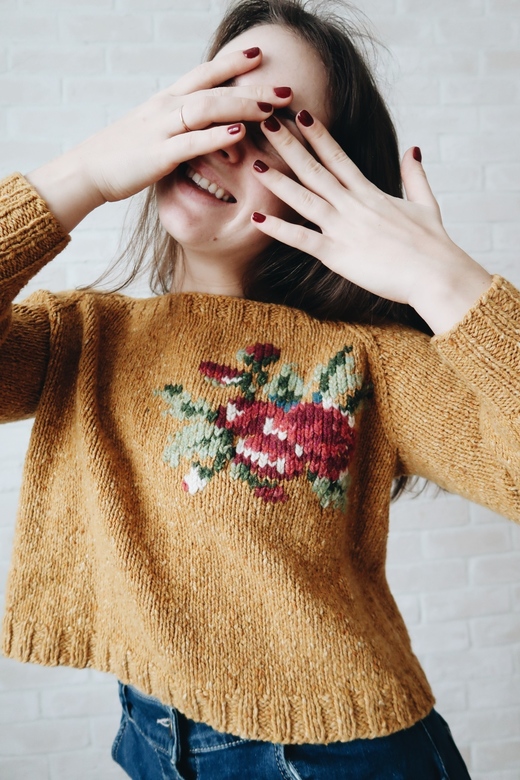 Видео-мастеркласс по вязанию свитера РЕГЛАНОМ с вышивкой