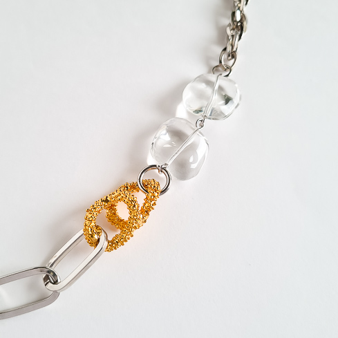 Биколорная цепь-трансформер с бусинами из горного хрусталя