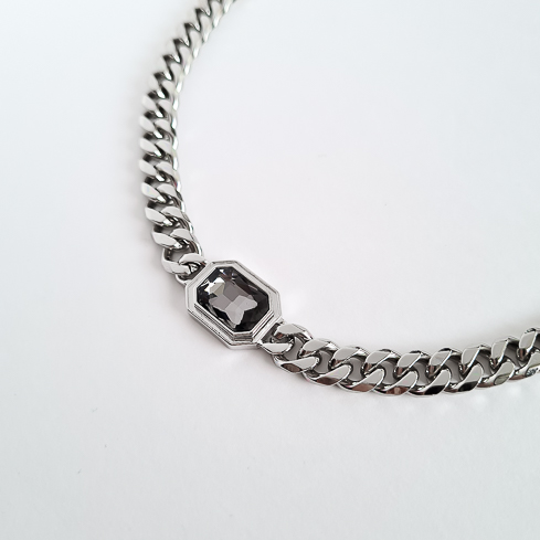 Чокер-цепь серебристый с кристаллом в графитовом оттенке