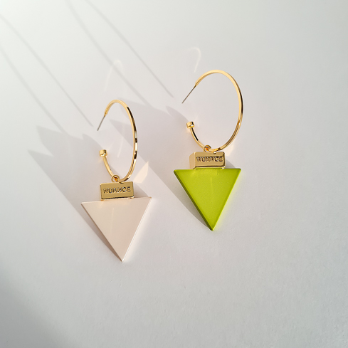 Серьги NUANCE золотистые треугольники на кольцах