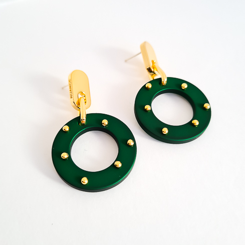 Серьги NUANCE золотистые зелёные кольца с клёпками