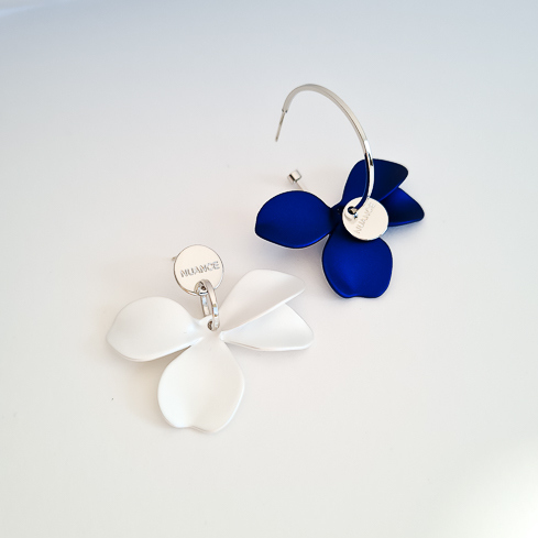 Серьги NUANCE серебристые асимметричные цветы