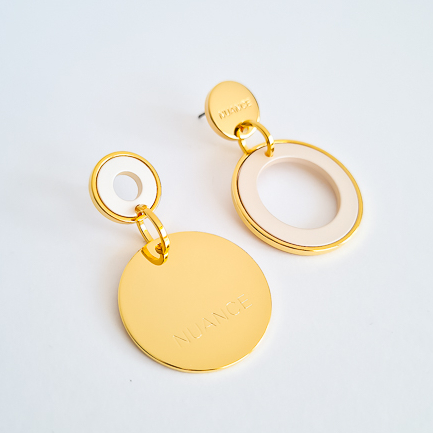 Серьги NUANCE золотистые медальки с белыми кольцами