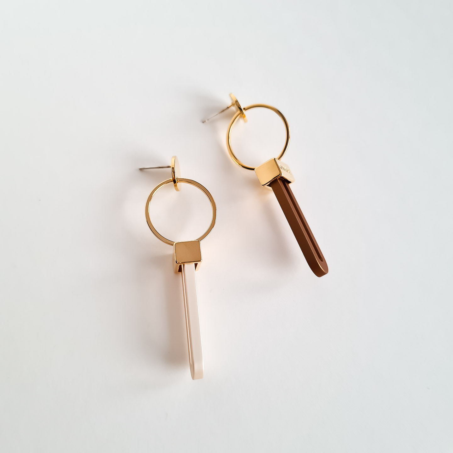 Серьги NUANCE золотистые на кольцах геометричные элементы